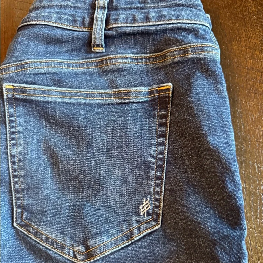 Silver Jeans - Picture 4 of 6